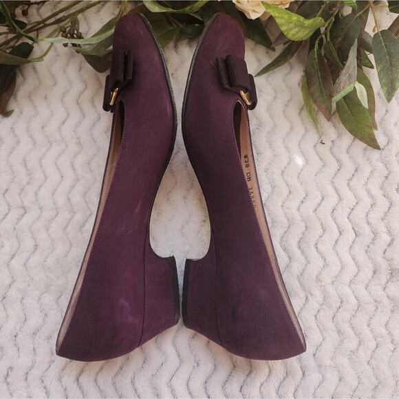 SALVATORE FERRAGAMO RARE Suede Leather Vara Bow Low Heel 8.5AA - Picture 6 of 7